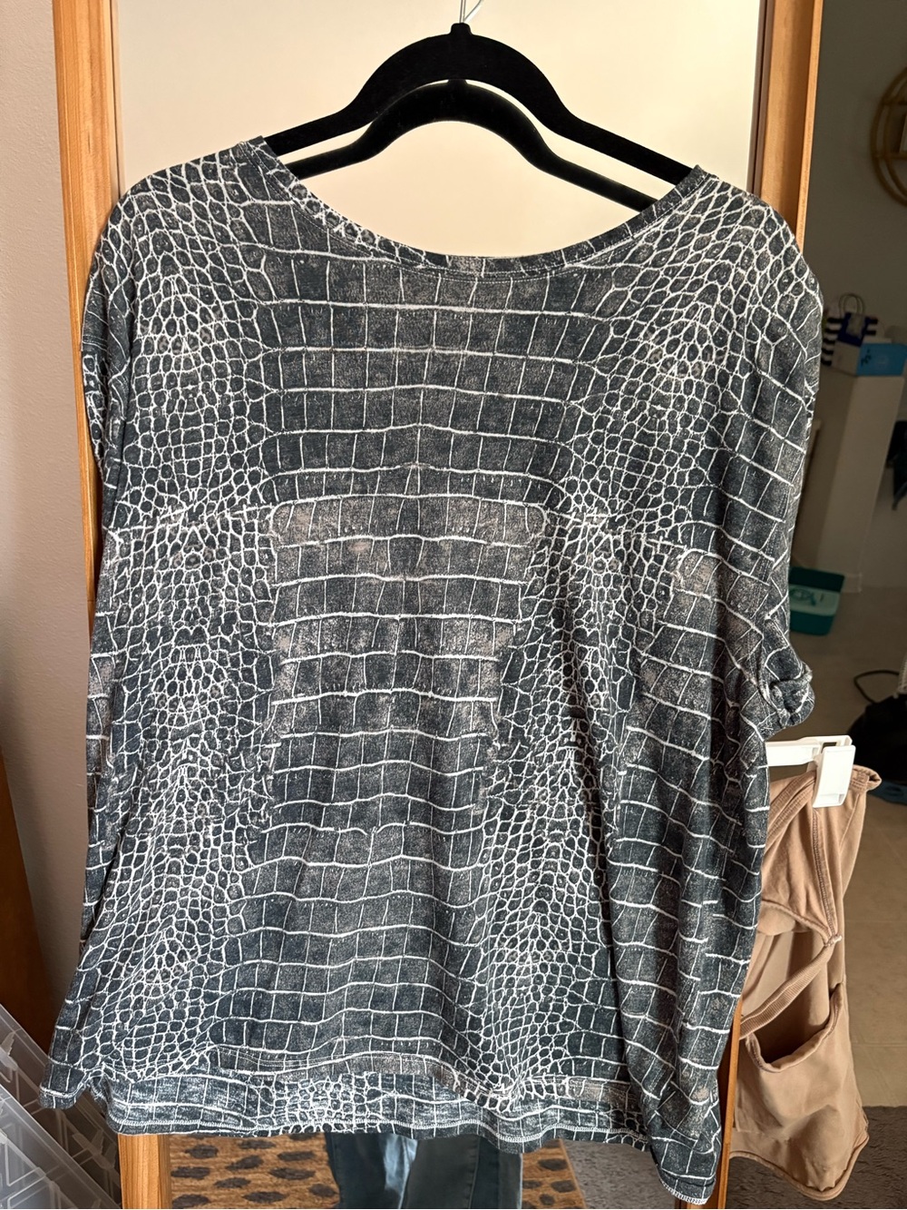 Free People EUC Gray Croc-Print Short Sleeve Tee